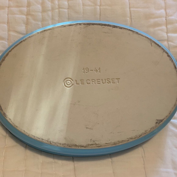 Le Creuset Heritage Stoneware Oval Casserole Dish in Light Blue - Picture 3 of 8